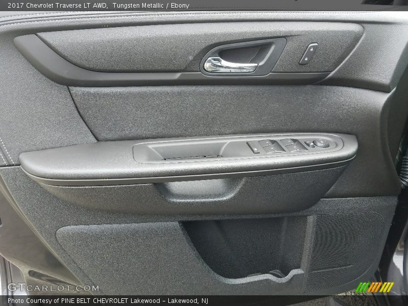 Tungsten Metallic / Ebony 2017 Chevrolet Traverse LT AWD