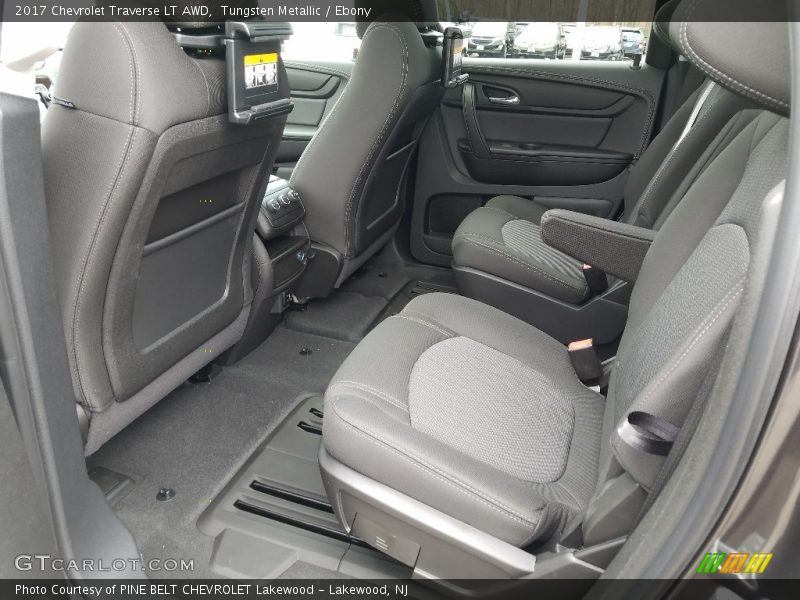 Tungsten Metallic / Ebony 2017 Chevrolet Traverse LT AWD