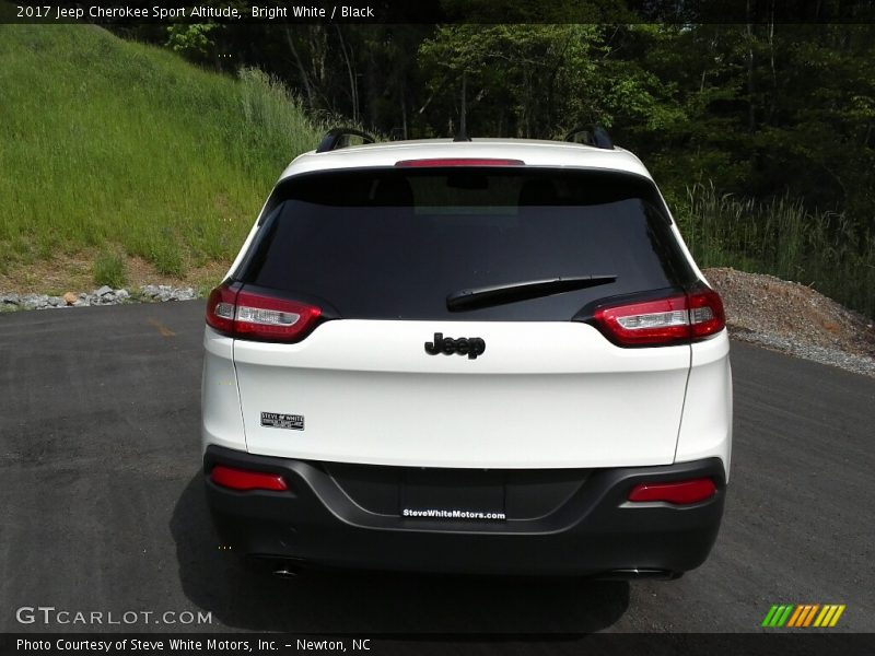 Bright White / Black 2017 Jeep Cherokee Sport Altitude