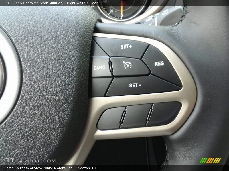 Bright White / Black 2017 Jeep Cherokee Sport Altitude