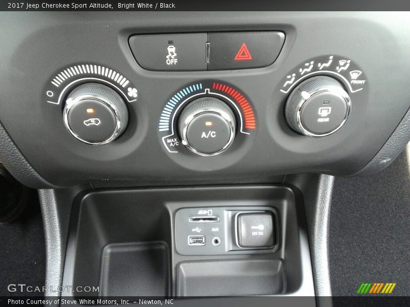 Bright White / Black 2017 Jeep Cherokee Sport Altitude