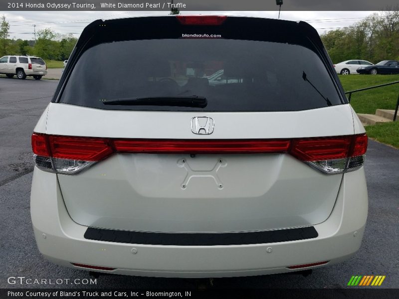White Diamond Pearl / Truffle 2014 Honda Odyssey Touring
