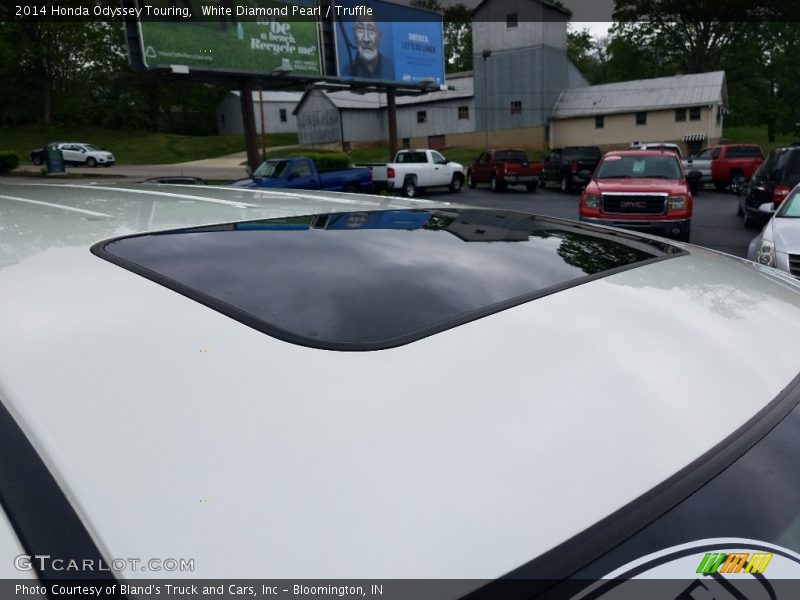 White Diamond Pearl / Truffle 2014 Honda Odyssey Touring