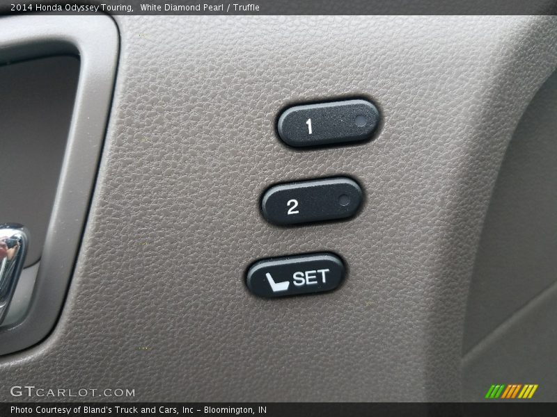 White Diamond Pearl / Truffle 2014 Honda Odyssey Touring