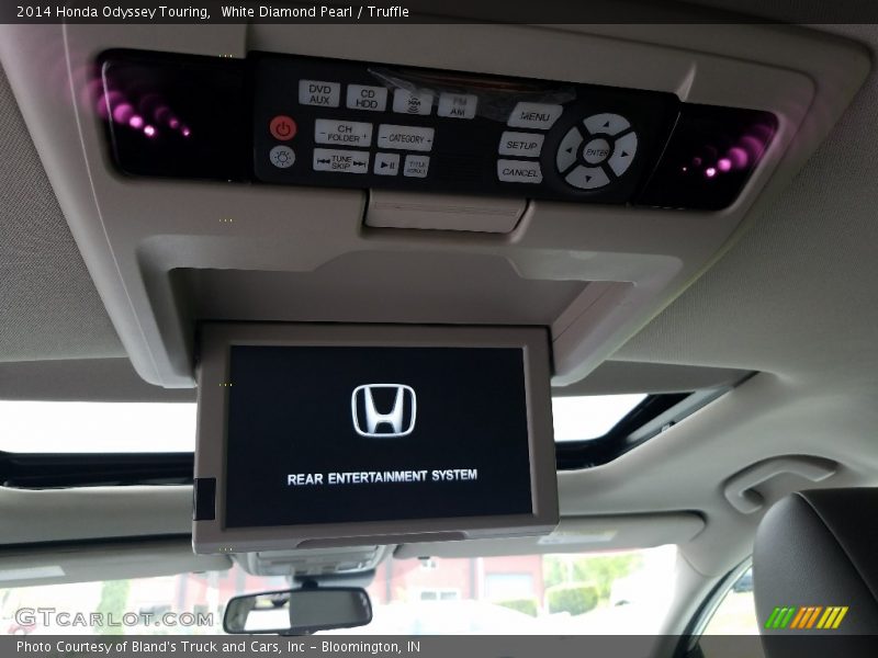 White Diamond Pearl / Truffle 2014 Honda Odyssey Touring