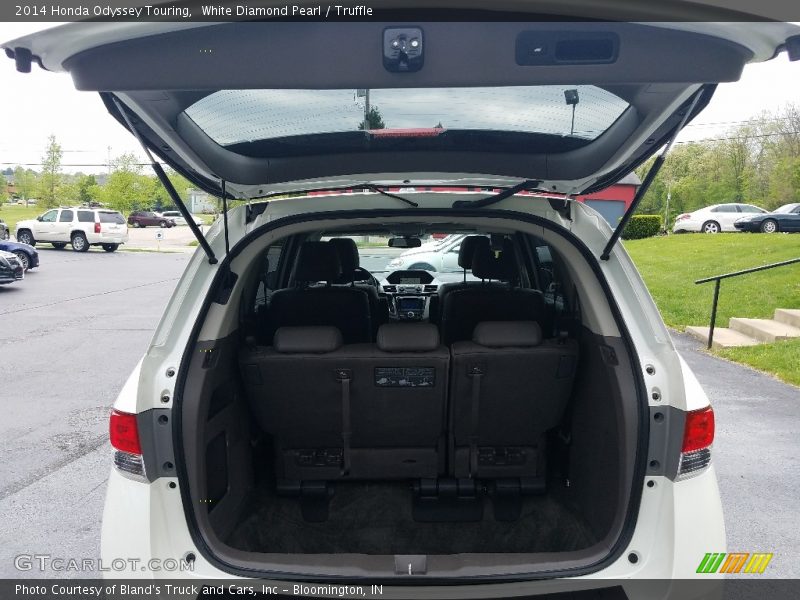 White Diamond Pearl / Truffle 2014 Honda Odyssey Touring