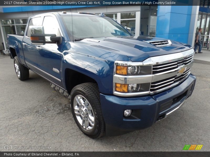 Front 3/4 View of 2017 Silverado 2500HD High Country Crew Cab 4x4