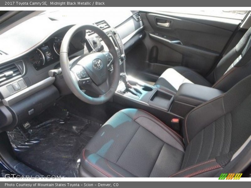 Midnight Black Metallic / Black 2017 Toyota Camry SE