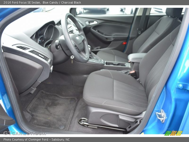 Blue Candy / Charcoal Black 2016 Ford Focus SE Sedan