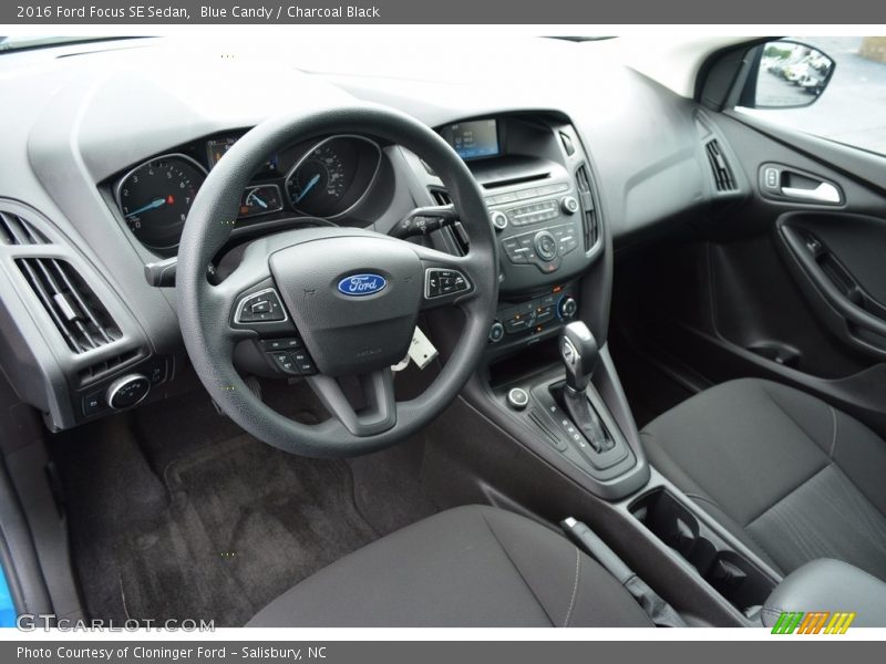 Blue Candy / Charcoal Black 2016 Ford Focus SE Sedan