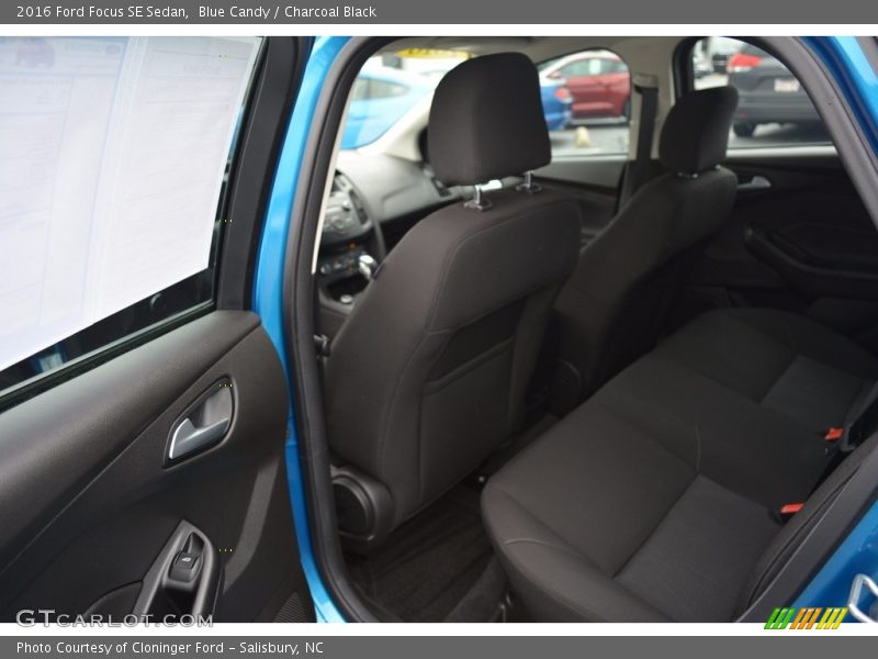 Blue Candy / Charcoal Black 2016 Ford Focus SE Sedan