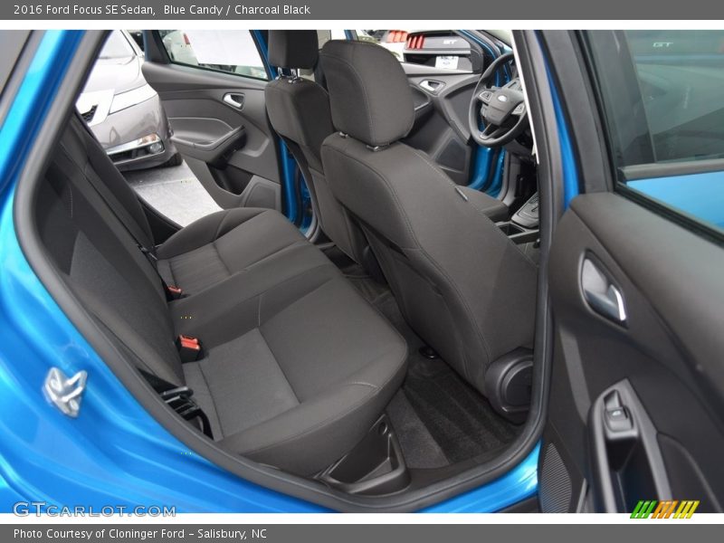 Blue Candy / Charcoal Black 2016 Ford Focus SE Sedan