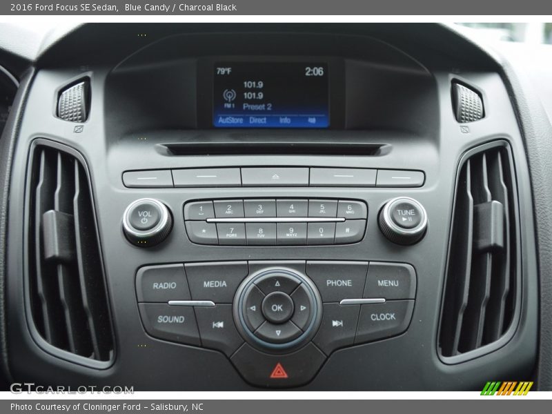 Blue Candy / Charcoal Black 2016 Ford Focus SE Sedan