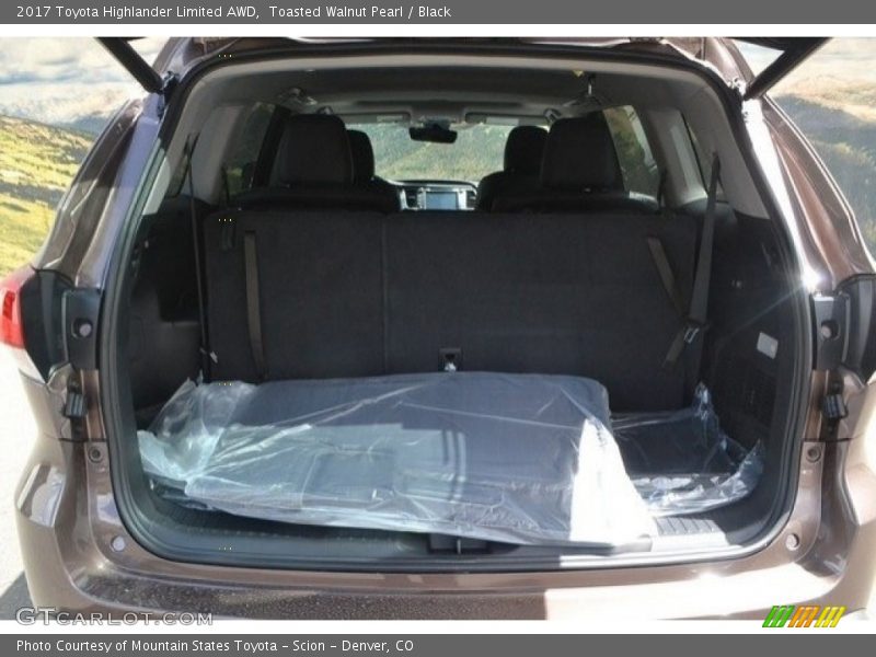 Toasted Walnut Pearl / Black 2017 Toyota Highlander Limited AWD