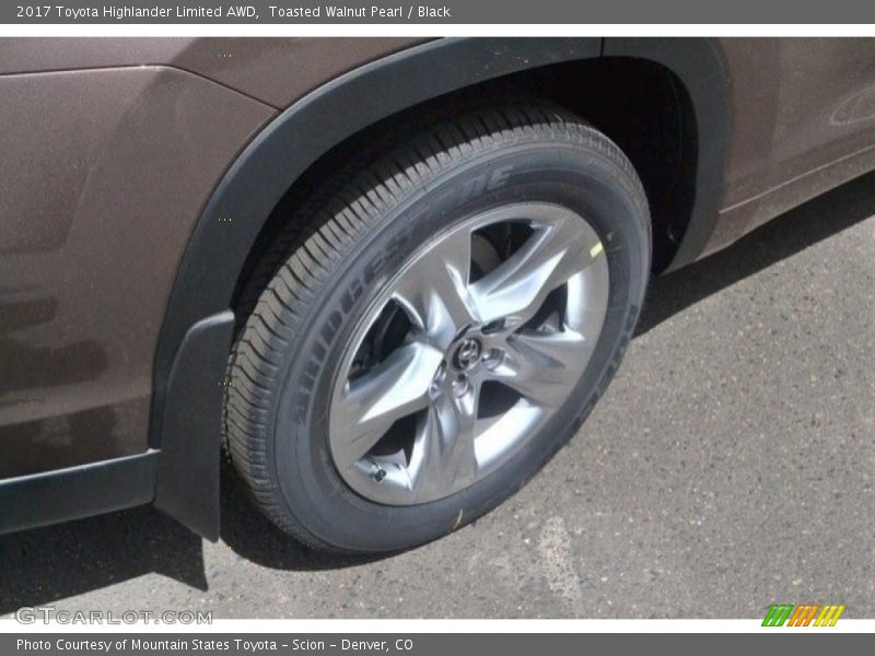 Toasted Walnut Pearl / Black 2017 Toyota Highlander Limited AWD