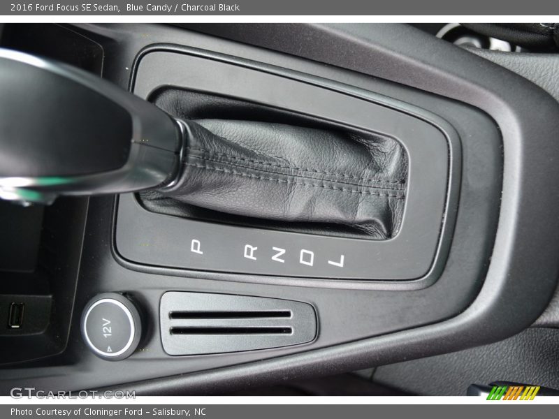 Blue Candy / Charcoal Black 2016 Ford Focus SE Sedan