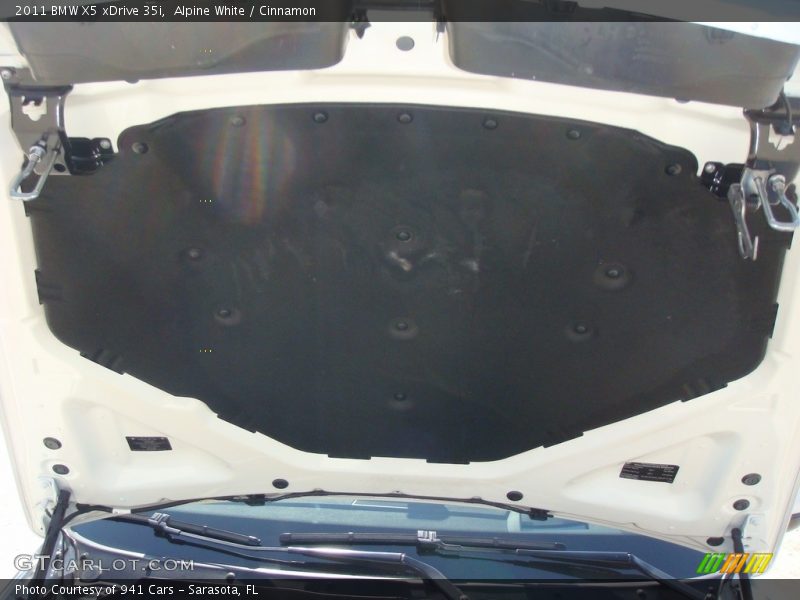Alpine White / Cinnamon 2011 BMW X5 xDrive 35i