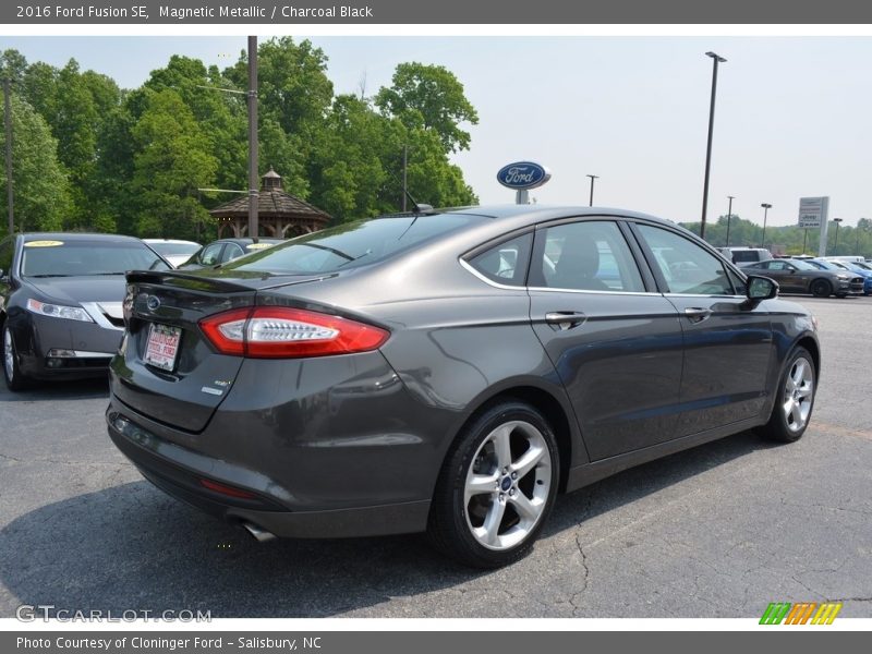 Magnetic Metallic / Charcoal Black 2016 Ford Fusion SE