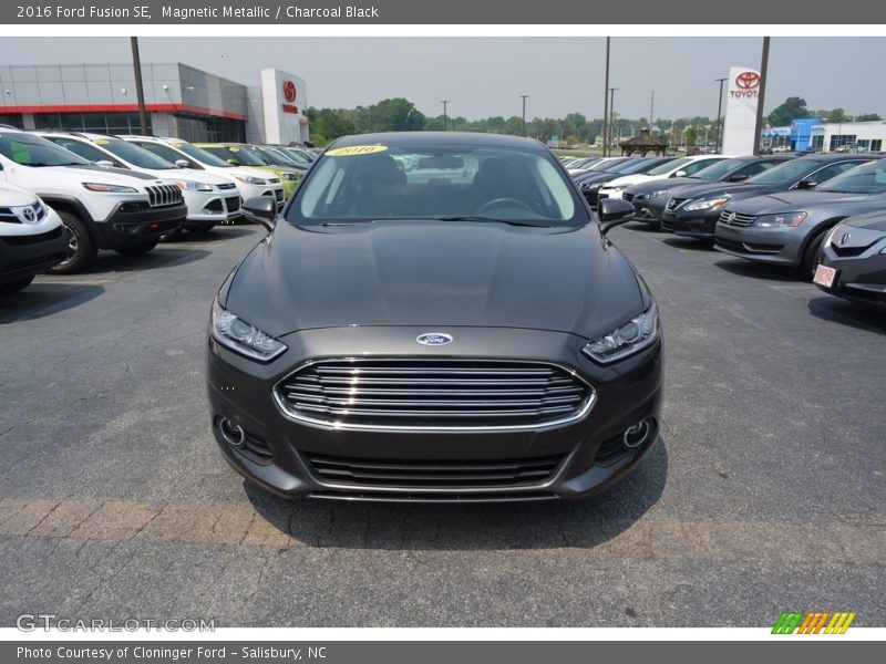 Magnetic Metallic / Charcoal Black 2016 Ford Fusion SE