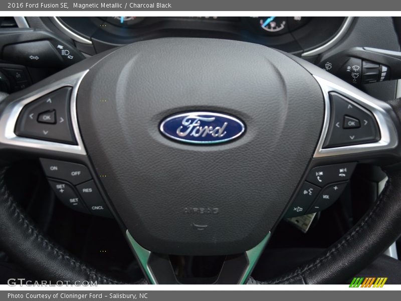 Magnetic Metallic / Charcoal Black 2016 Ford Fusion SE