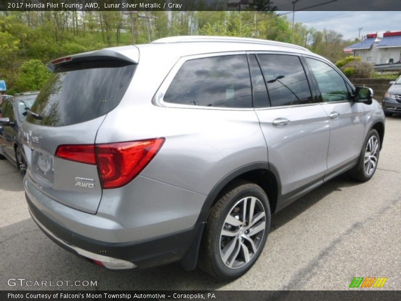 Lunar Silver Metallic / Gray 2017 Honda Pilot Touring AWD