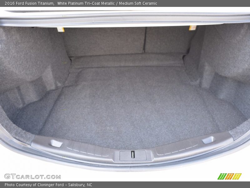 White Platinum Tri-Coat Metallic / Medium Soft Ceramic 2016 Ford Fusion Titanium