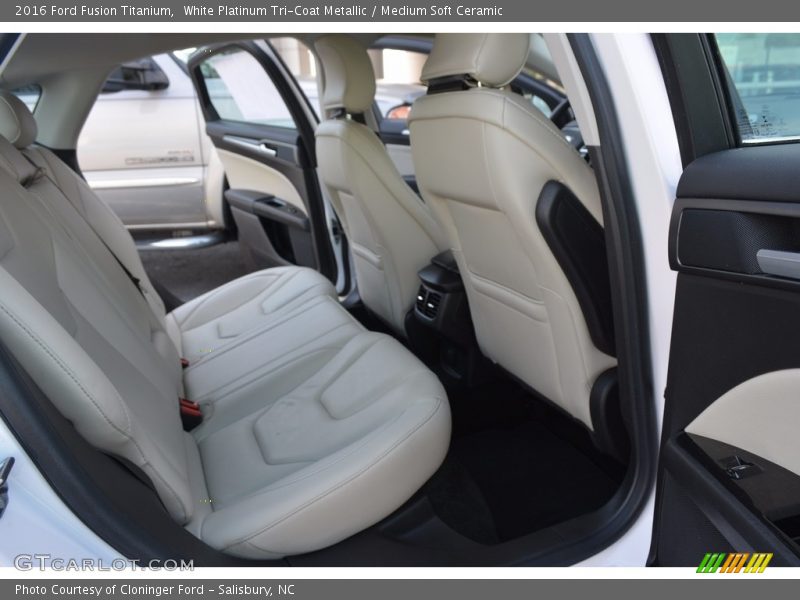 White Platinum Tri-Coat Metallic / Medium Soft Ceramic 2016 Ford Fusion Titanium