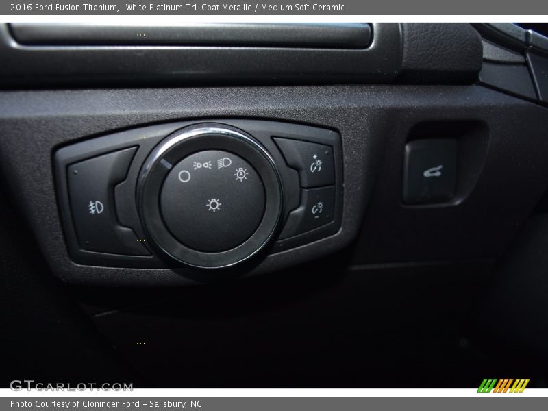 White Platinum Tri-Coat Metallic / Medium Soft Ceramic 2016 Ford Fusion Titanium