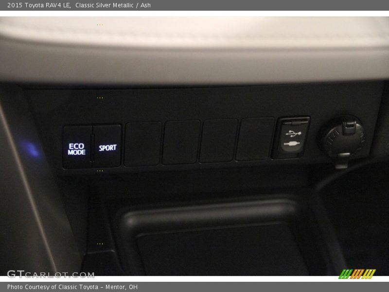 Classic Silver Metallic / Ash 2015 Toyota RAV4 LE
