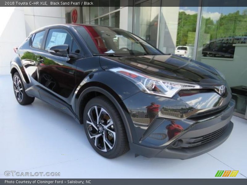 Front 3/4 View of 2018 C-HR XLE