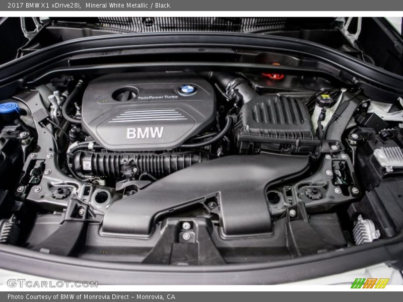 Mineral White Metallic / Black 2017 BMW X1 xDrive28i