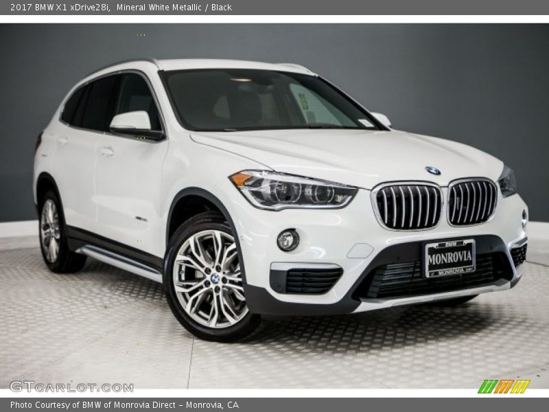 Mineral White Metallic / Black 2017 BMW X1 xDrive28i