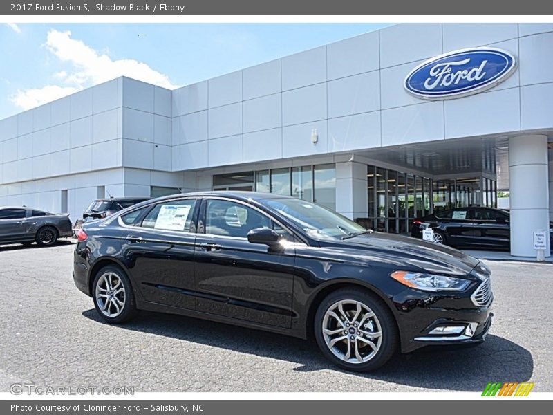 Front 3/4 View of 2017 Fusion S