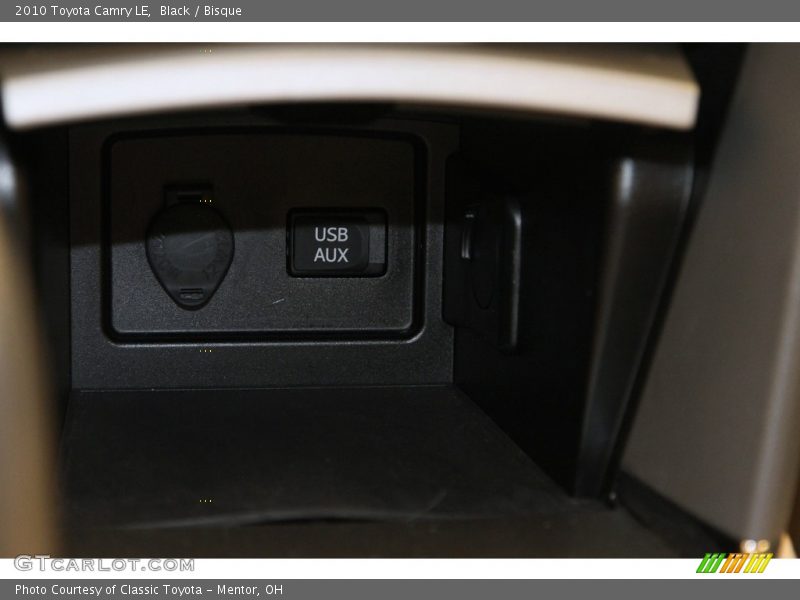 Black / Bisque 2010 Toyota Camry LE