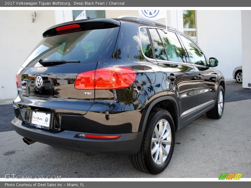 Deep Black Pearl / Charcoal 2017 Volkswagen Tiguan Wolfsburg
