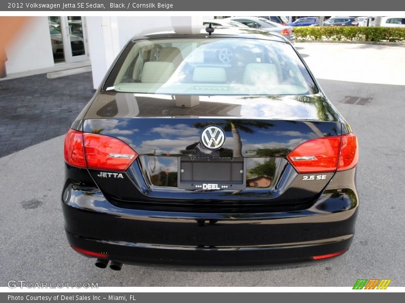 Black / Cornsilk Beige 2012 Volkswagen Jetta SE Sedan