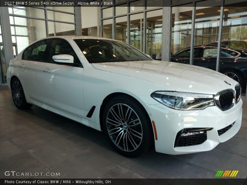 Front 3/4 View of 2017 5 Series 540i xDrive Sedan