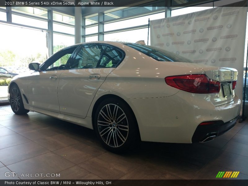 Alpine White / Black 2017 BMW 5 Series 540i xDrive Sedan