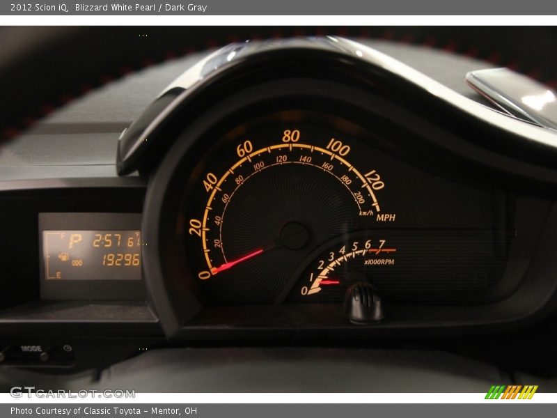 Blizzard White Pearl / Dark Gray 2012 Scion iQ