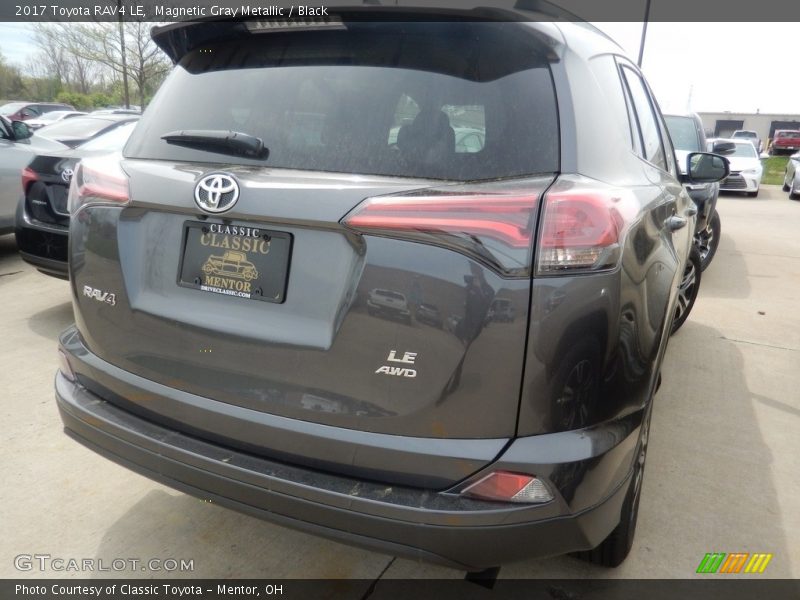 Magnetic Gray Metallic / Black 2017 Toyota RAV4 LE