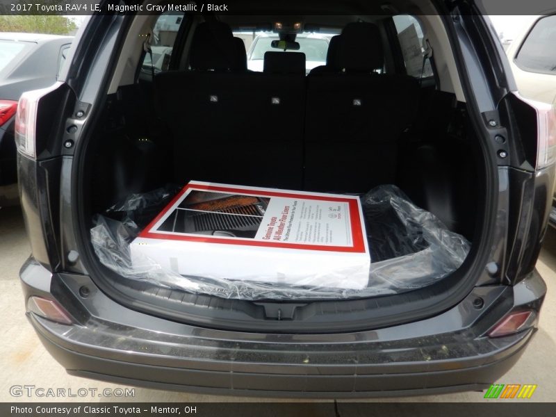 Magnetic Gray Metallic / Black 2017 Toyota RAV4 LE