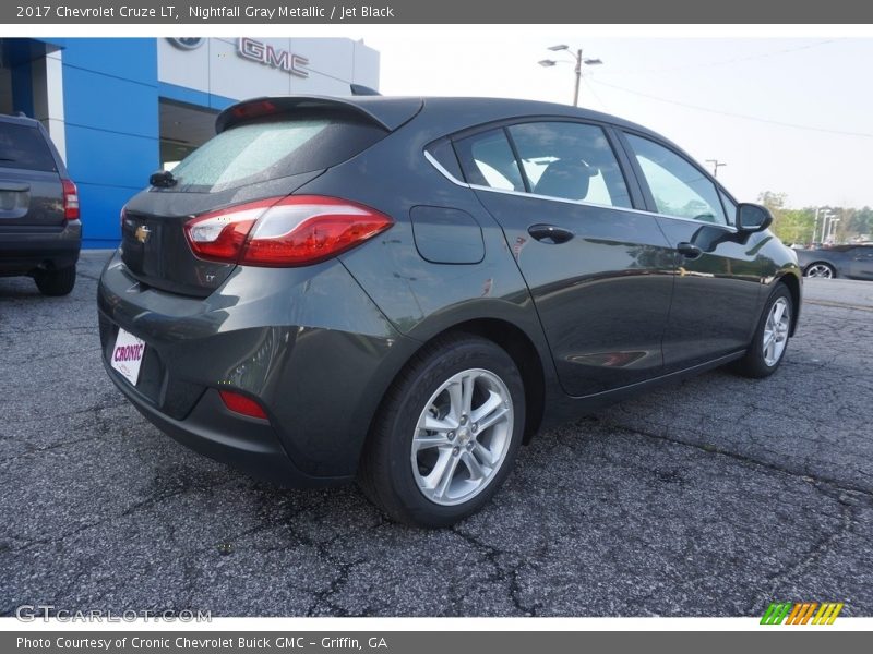 Nightfall Gray Metallic / Jet Black 2017 Chevrolet Cruze LT
