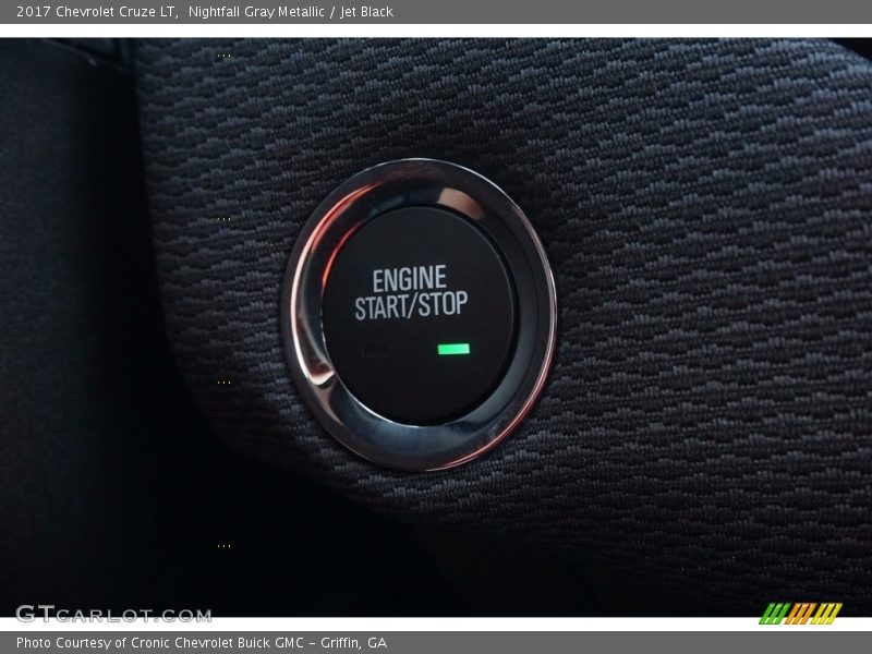 Nightfall Gray Metallic / Jet Black 2017 Chevrolet Cruze LT