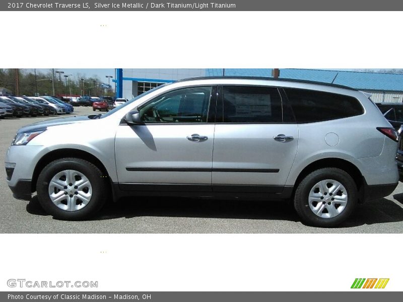 Silver Ice Metallic / Dark Titanium/Light Titanium 2017 Chevrolet Traverse LS