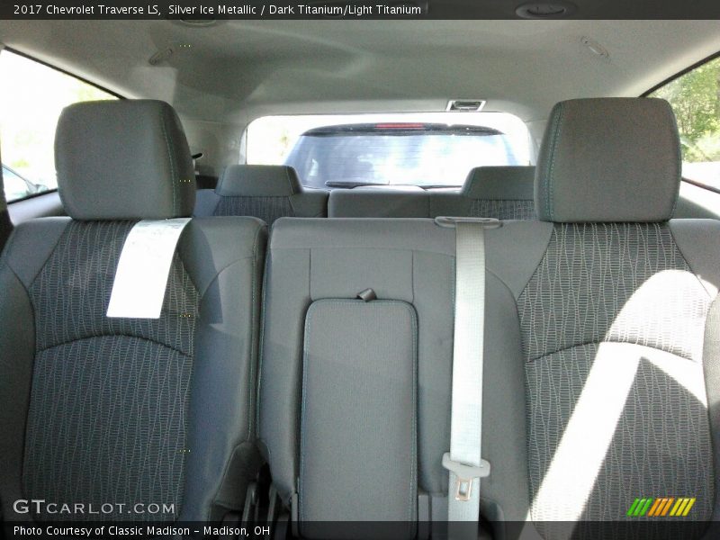 Silver Ice Metallic / Dark Titanium/Light Titanium 2017 Chevrolet Traverse LS