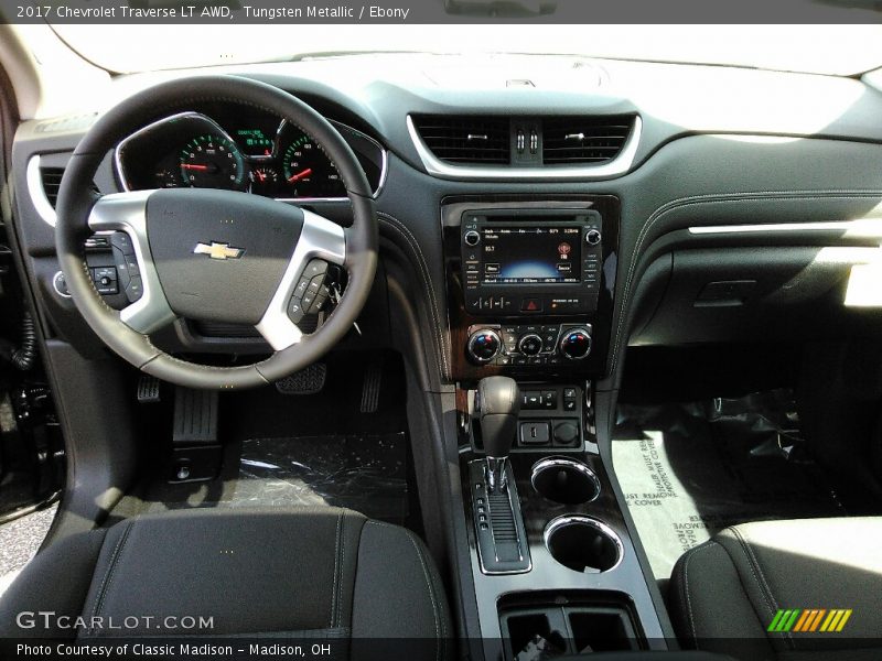Tungsten Metallic / Ebony 2017 Chevrolet Traverse LT AWD