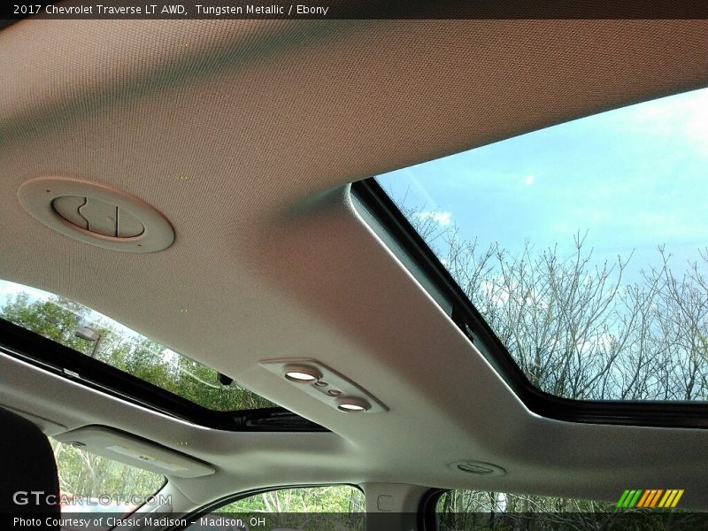 Tungsten Metallic / Ebony 2017 Chevrolet Traverse LT AWD