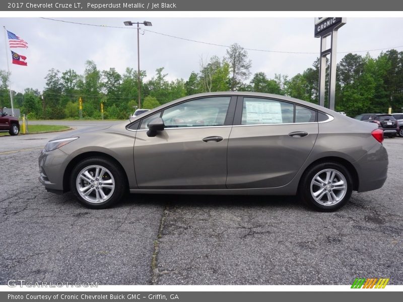 Pepperdust Metallic / Jet Black 2017 Chevrolet Cruze LT