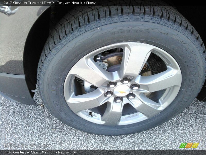 Tungsten Metallic / Ebony 2017 Chevrolet Traverse LT AWD