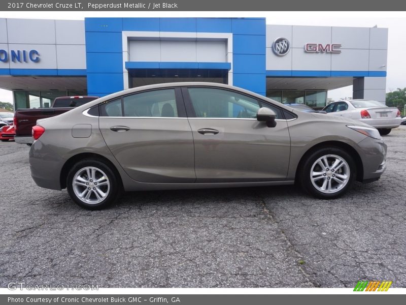 Pepperdust Metallic / Jet Black 2017 Chevrolet Cruze LT